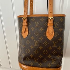 Louis Vuitton Monogram Petit Bucket bag